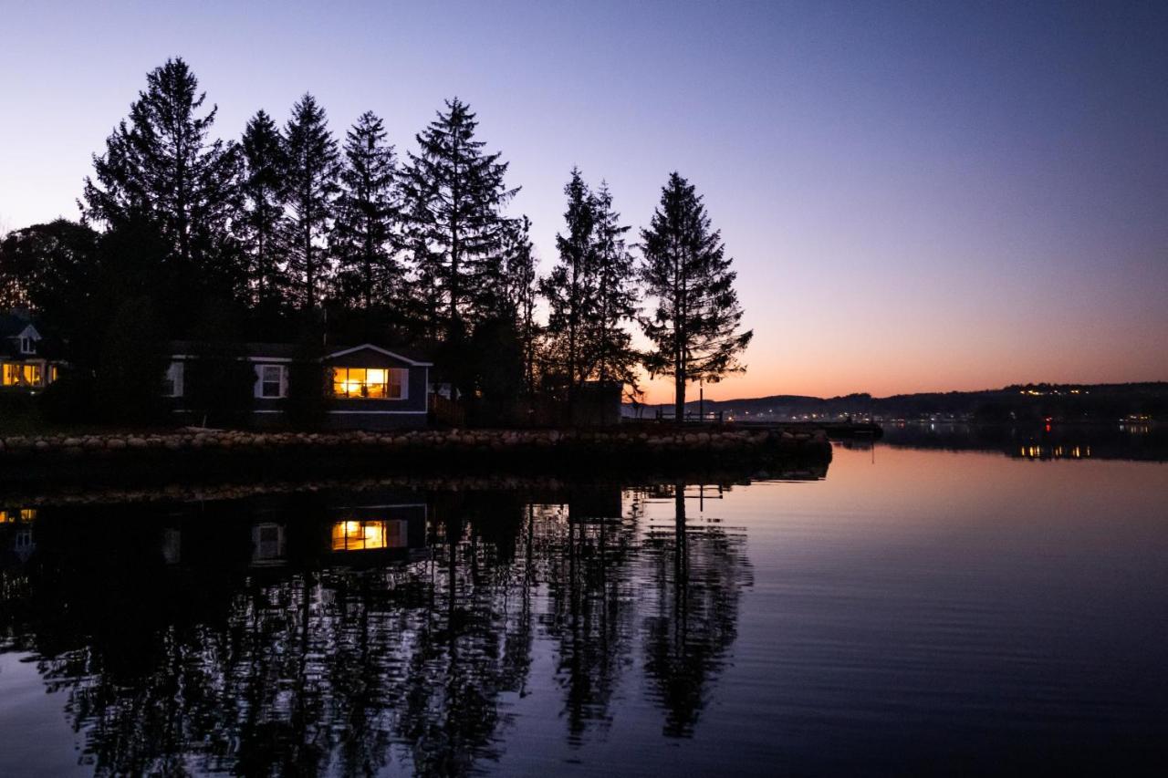 Lighthouse Motel And Cottages Bridgewater Exterior photo